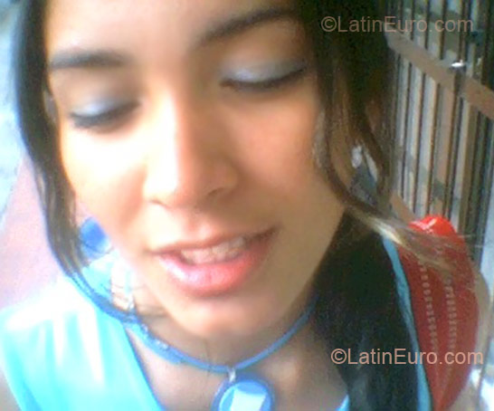 Date this gorgeous Colombia girl Nelly Maria from Santa Marta CO1795