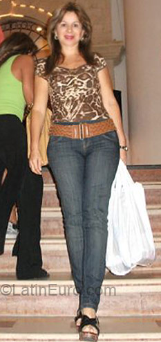 Date this gorgeous Colombia girl Maria Victoria from Cartagena CO1823