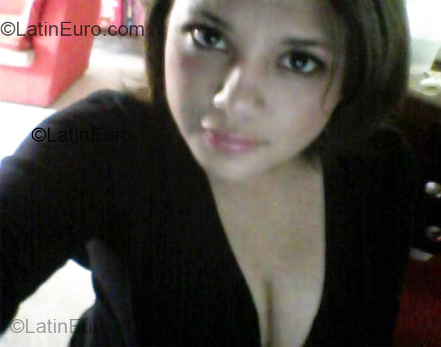 Date this delightful Colombia girl Yesenia from Mosquera CO1833