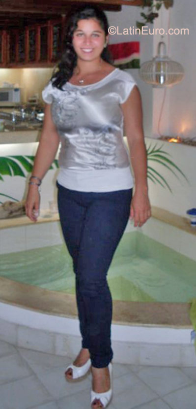 Date this passionate Colombia girl C from Santa Marta CO8584