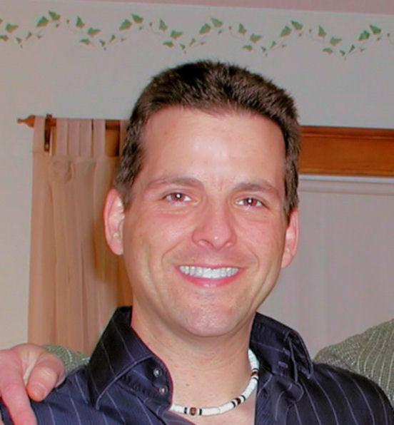 Date this georgeous United States man Lee from Fresno US4619