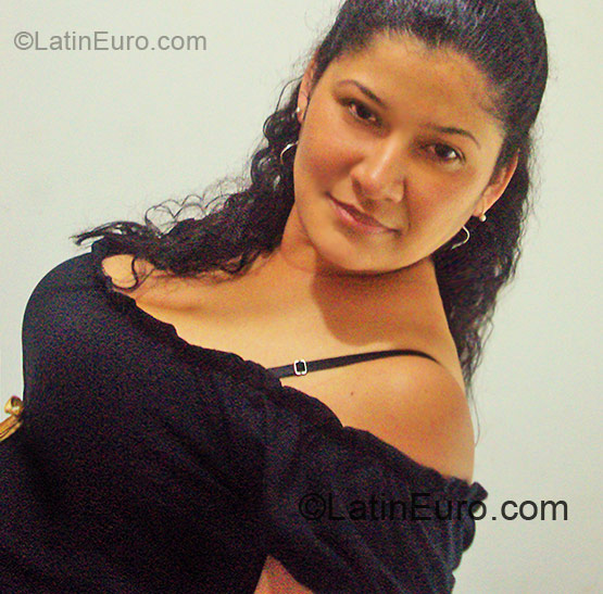 Date this attractive Colombia girl Diana Fernanda from Palmira CO1857