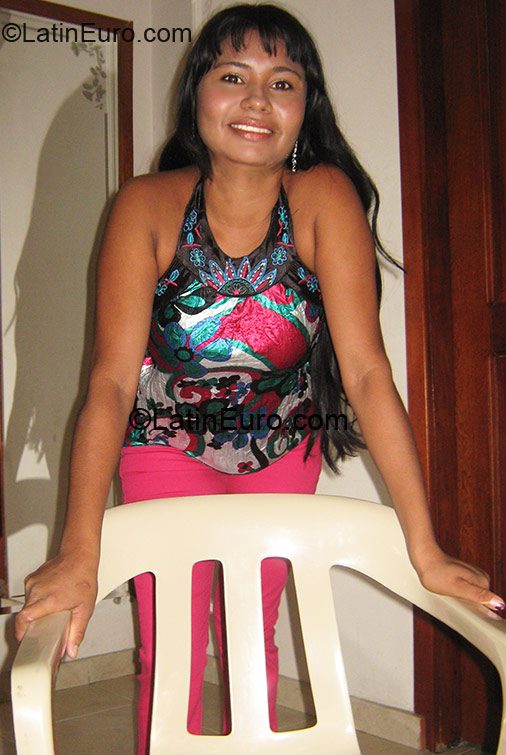 Date this gorgeous Colombia girl Marisol from Arjona CO1866
