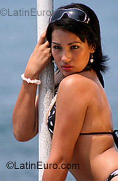 Date this georgeous Colombia girl Viviana from Bogota CO1928