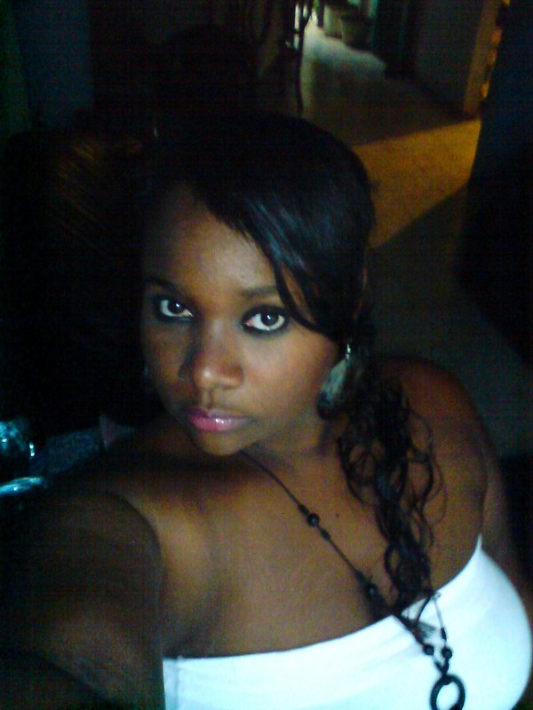 Date this nice looking Colombia girl Marcelitazc from Cali CO2098