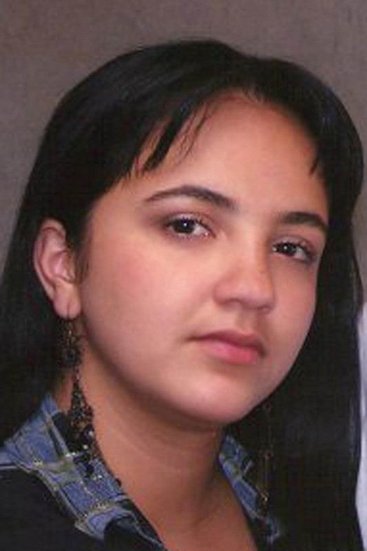 Date this charming United States girl Maira from Colombia US5079