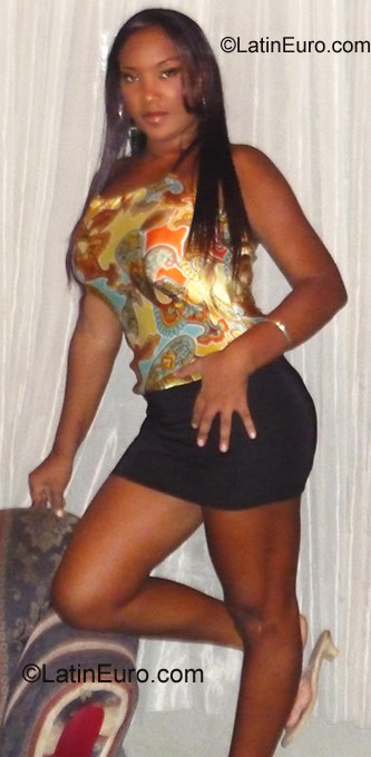 Date this pretty Colombia girl Yulieth from Cali CO2825