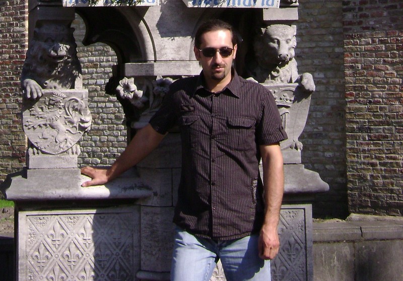 Date this tall Belgium man Light-my-fire from Brussels BE38