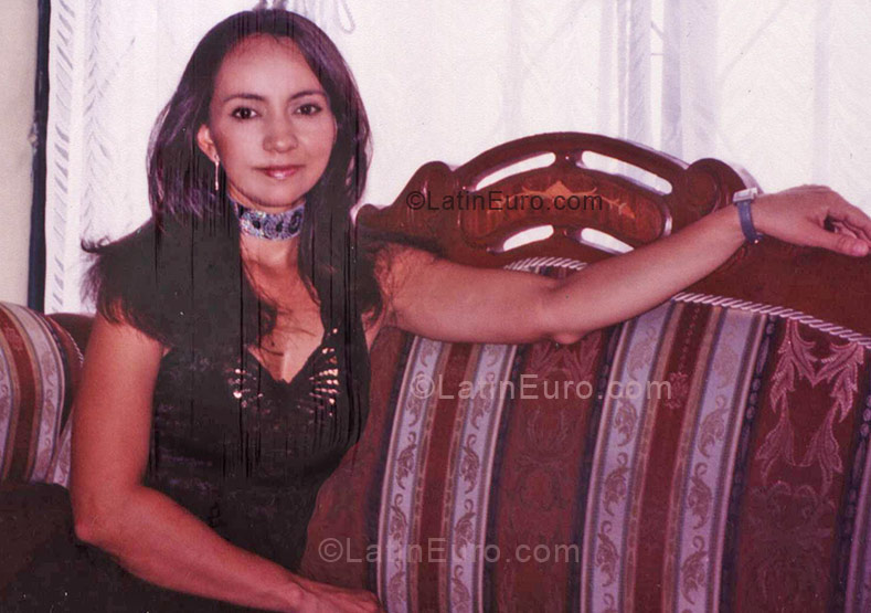 Date this gorgeous Colombia girl Zulma Patricia from Cali CO2870