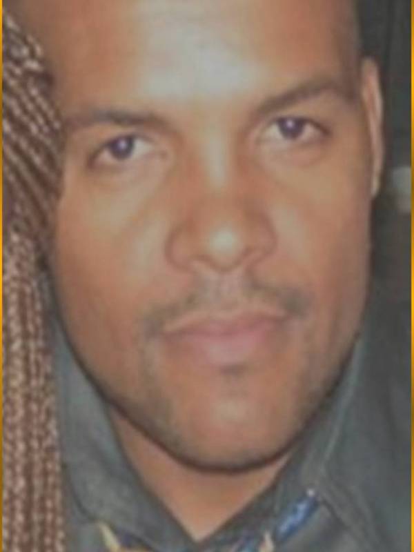 Date this good-looking Angola man Michel from Luanda AO5