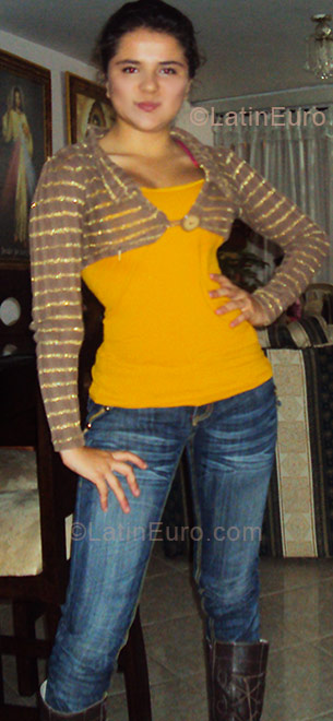 Date this cute Colombia girl Diana Marcela from Medellin CO2875