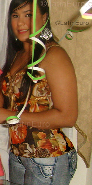 Date this sultry Colombia girl Daisy from Cali CO2877