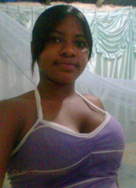 Date this foxy Dominican Republic girl DALEXIS from san pedro de macoris DO3294