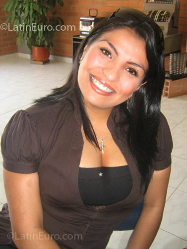 Date this athletic Colombia girl Liliana from Bogota CO2956