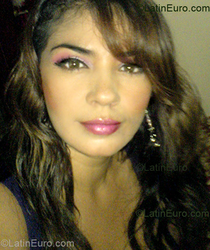 Date this tall Colombia girl Patricia from Neiva CO3048