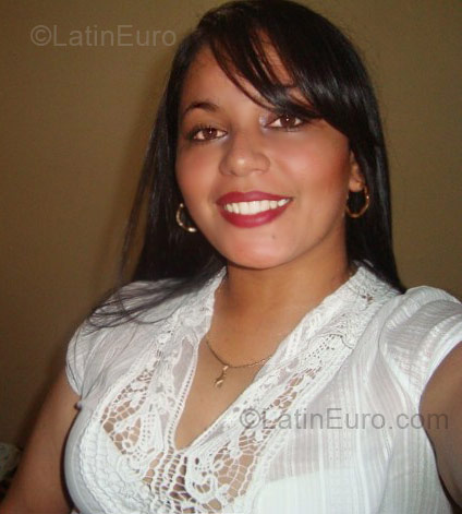Date this attractive Colombia girl Angie Sofia from Cali CO3049