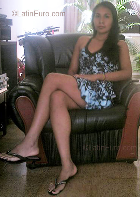 Date this young Colombia girl Obeida from Cali CO3060