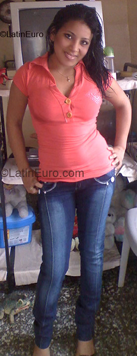Date this hot Honduras girl Wendy from San Pedro Sula HN135