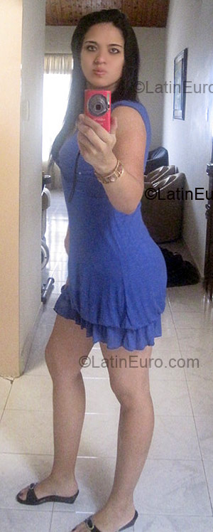 Date this gorgeous Colombia girl Angelica from Armenia CO3139