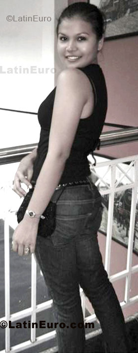 Date this fun Brazil girl Cristinny from Foraleza BR4442