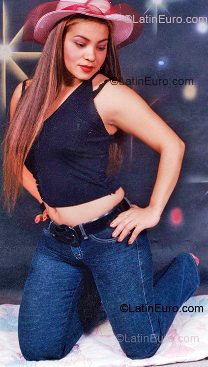 Date this foxy Honduras girl Blanca Estala from Comayaguela HN153