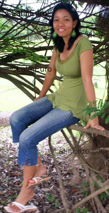 Date this charming Peru girl Luz victoria from Iquitos PE236