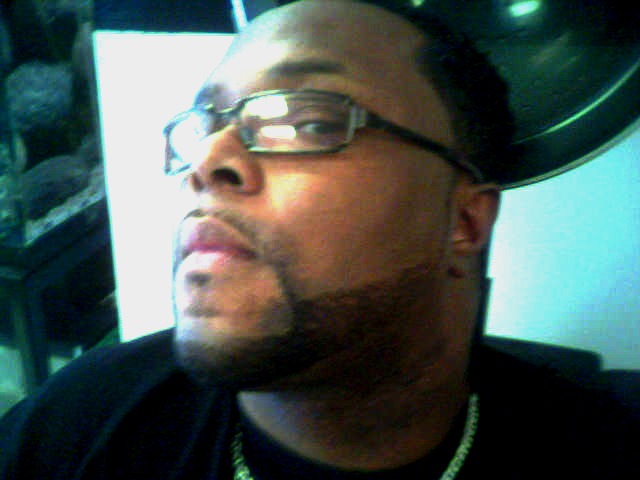 Date this happy United States man Moesta from Chicago US5674