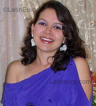 Date this happy Colombia girl Julie26 from Popayan CO3372