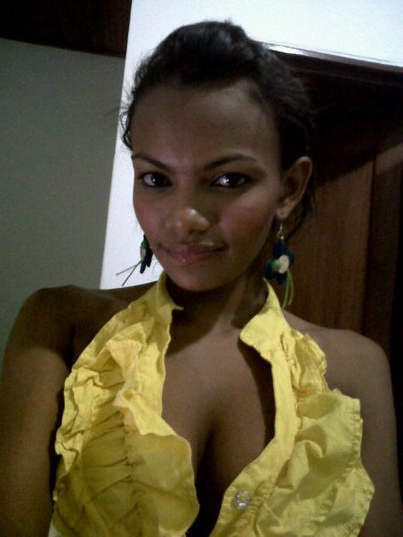 Date this happy Colombia girl Linda from Monteria CO3390