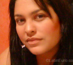 Date this happy Colombia girl Euiscoma from Barranquilla CO3445