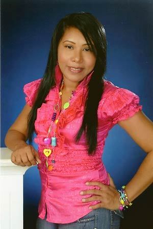 Date this good-looking Colombia girl Meldanna from cartagena CO3474