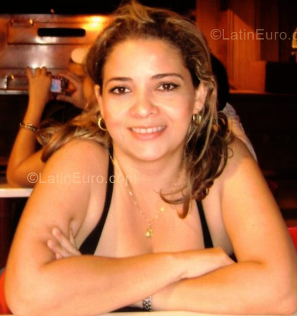 Date this voluptuous Colombia girl Lara from Cucuta CO3516