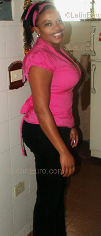 Date this nice looking Colombia girl Sandra from Cali CO3620