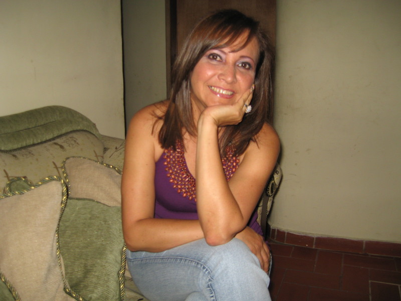 Date this delightful Colombia girl MARTHA ELENA from Cali CO3680