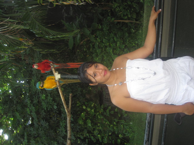 Date this nice looking Colombia girl Myriam from Bucaramanga CO3701