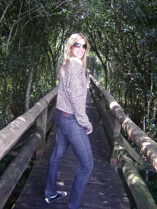 Date this athletic Brazil girl Janana from Sao Paulo BR2817