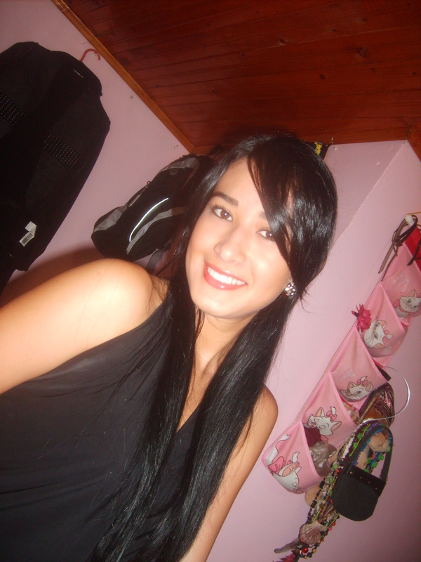 Date this funny Colombia girl Bibiana from Armenis CO3843