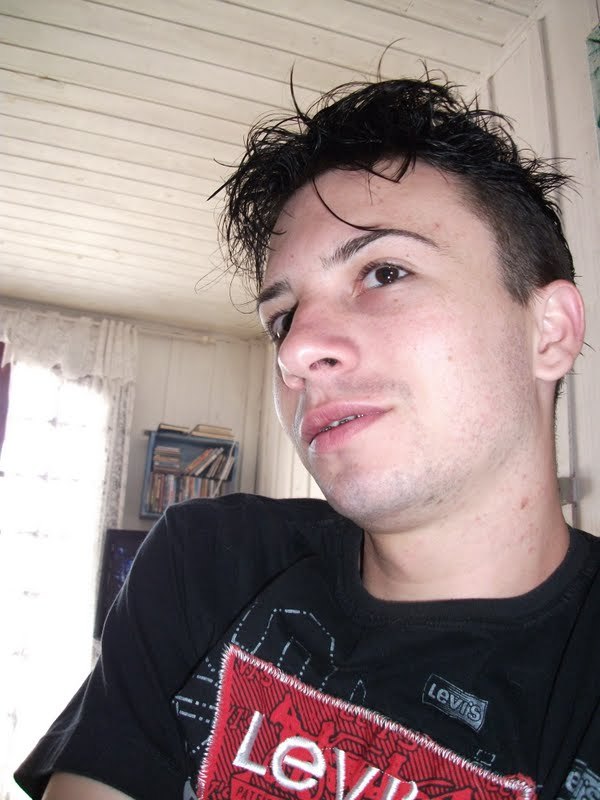 Date this hard body Brazil man JULIO CESAR from curitiba BR2862