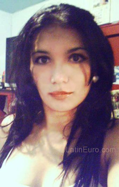 Date this attractive Colombia girl Lina from Ibague CO3903
