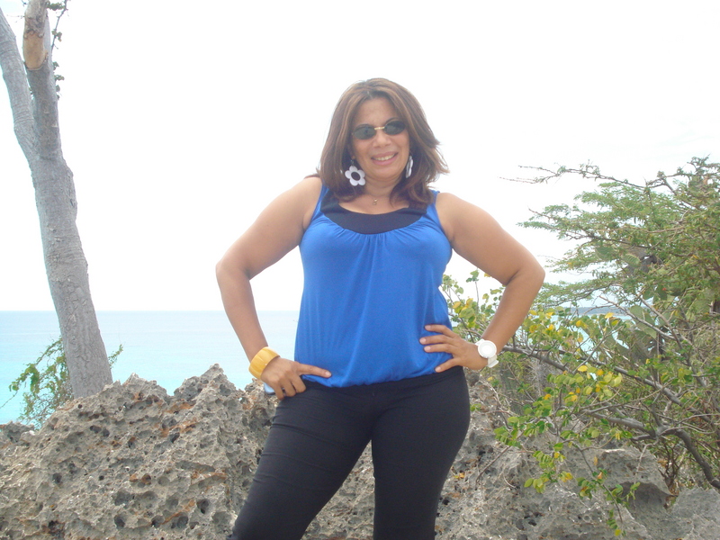 Date this tall Dominican Republic girl Mercedes from Barahona DO4063