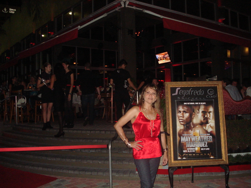 Date this pretty Colombia girl Diany from Medellin CO4084