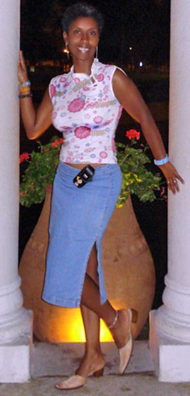 Date this happy Peru girl VERONICA from Lima PE268