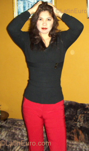Date this good-looking Peru girl Annia from Lima PE270
