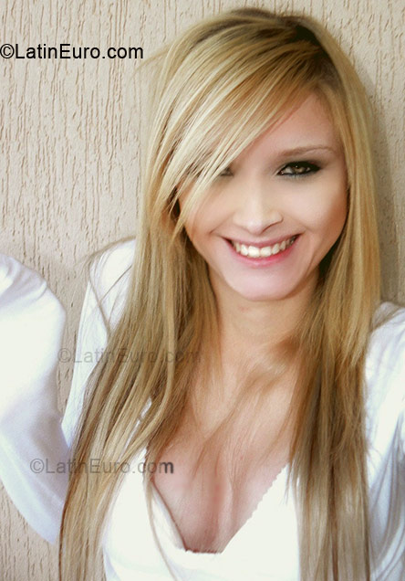 Date this tall Brazil girl Bella from Umuarama BR4734