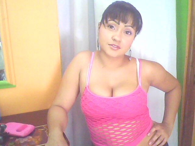 Date this sultry Colombia girl Yennifer from Medellin CO4191