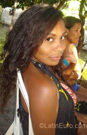 Date this exotic Brazil girl Vivianne from Brasilia BR3051
