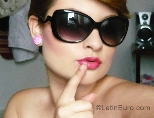 Date this gorgeous Colombia girl Nathalie from Cali CO4328