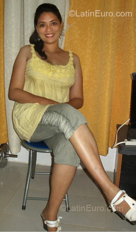 Date this young Philippines girl Amor from Cebu City PH285