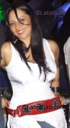 Date this lovely Colombia girl Yvonne from Cali CO4410