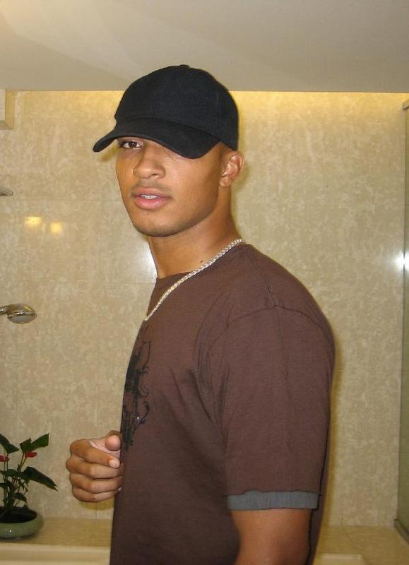 Date this athletic United States man Michael from Los Angeles US6364